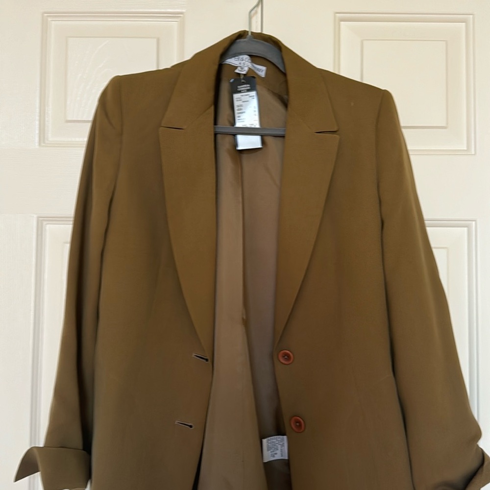 Kaspar thin cord, satin lined, formal v sleek jacket w trendy cuffs